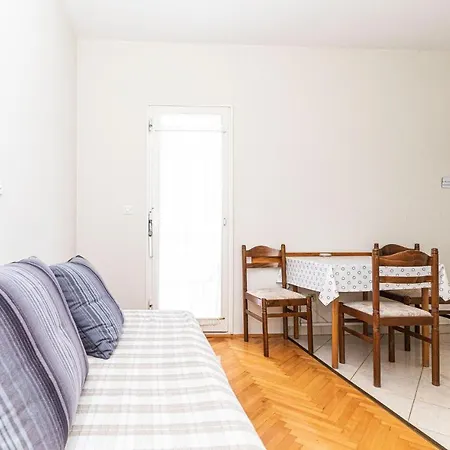 In Seget Donji * تروغير